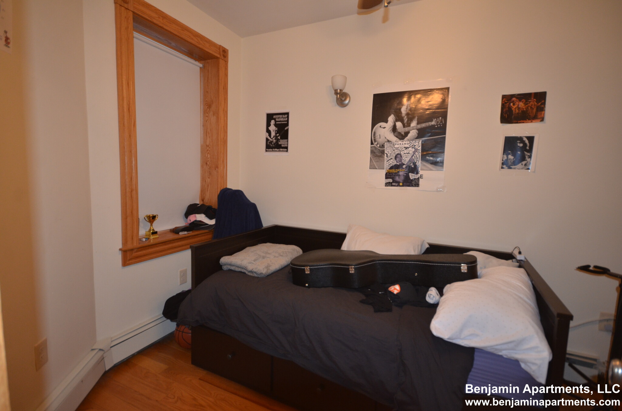 3 bed, 1 bath apartment for rent at 16 South Russell St Unit 2S, Beacon Hill — photo 3 of 23