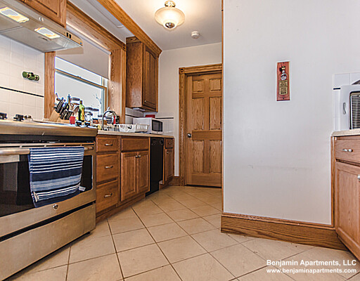 3 bed, 1 bath apartment for rent at 16 South Russell St Unit 2S, Beacon Hill — photo 16 of 23