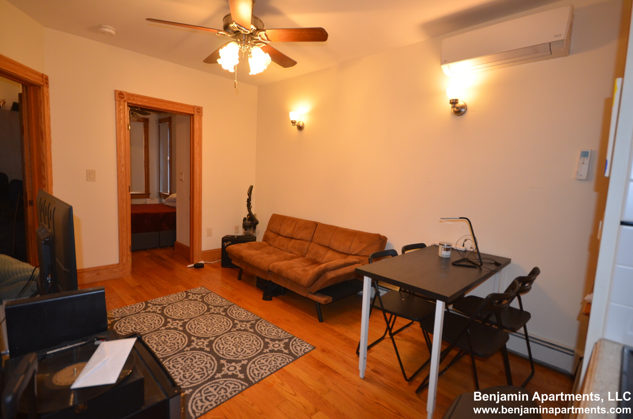 3 bed, 1 bath apartment for rent at 16 South Russell St Unit 2S, Beacon Hill — photo 5 of 23