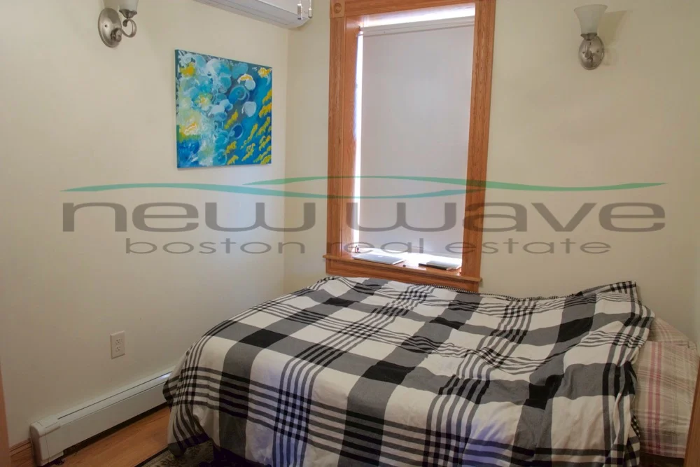 3 bed, 1 bath apartment for rent at 16 South Russell St Unit 4, Beacon Hill — photo 4 of 9