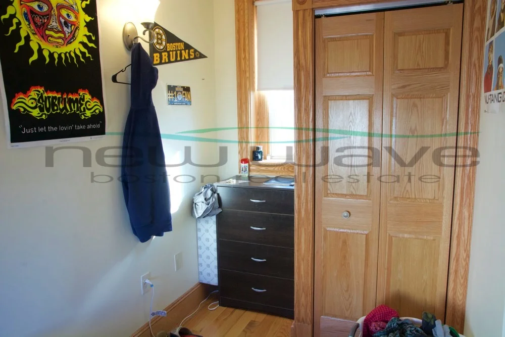 3 bed, 1 bath apartment for rent at 16 South Russell St Unit 4, Beacon Hill — photo 6 of 9