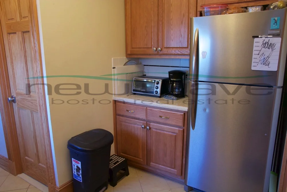 3 bed, 1 bath apartment for rent at 16 South Russell St Unit 4, Beacon Hill — photo 7 of 9