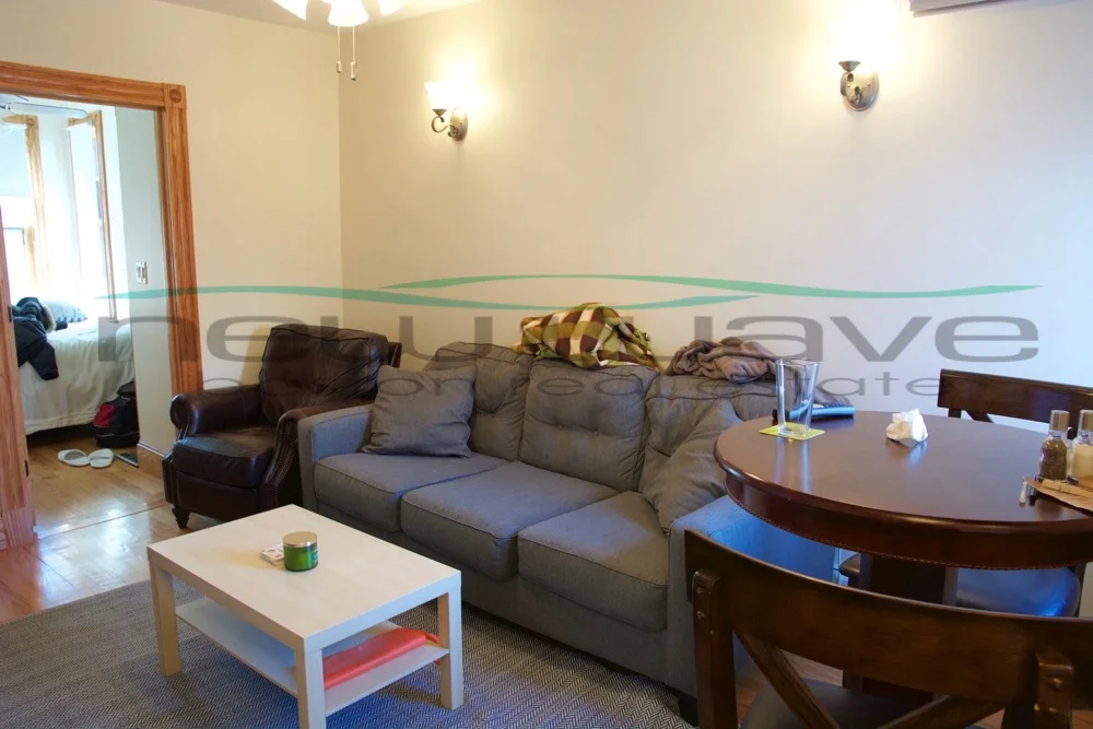 3 bed, 1 bath apartment for rent at 16 South Russell St Unit 4, Beacon Hill — photo 2 of 9