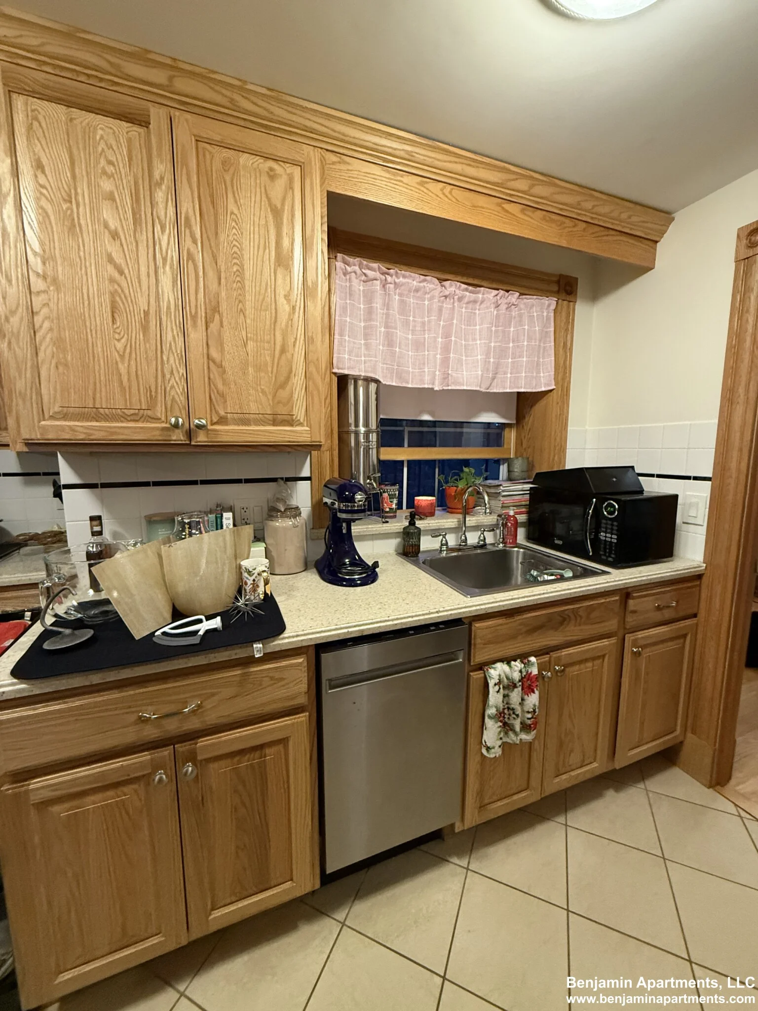 1 bed, 1 bath apartment for rent at 16 South Russell St Unit A, Beacon Hill — photo 9 of 10