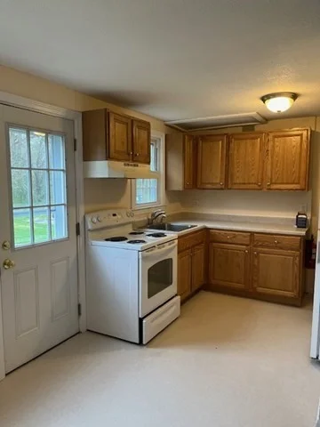 2 bed, 1 bath apartment for rent at 16 Spaulding St Unit B, Townsend — photo 4 of 16