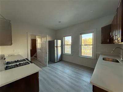 2 bed, 1 bath apartment for rent at 16 Stanford Ter Unit 2, Ward Two — photo 3 of 17