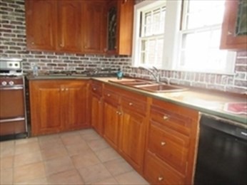 4 bed, 2 bath apartment for rent at 16 State Park Rd, Green Hill — photo 6 of 17