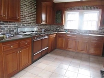 4 bed, 2 bath apartment for rent at 16 State Park Rd, Green Hill — photo 5 of 17