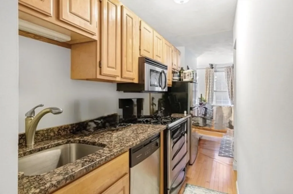 1 bed, 1 bath apartment for rent at 16 Stillman St Unit 3, North End — photo 5 of 11