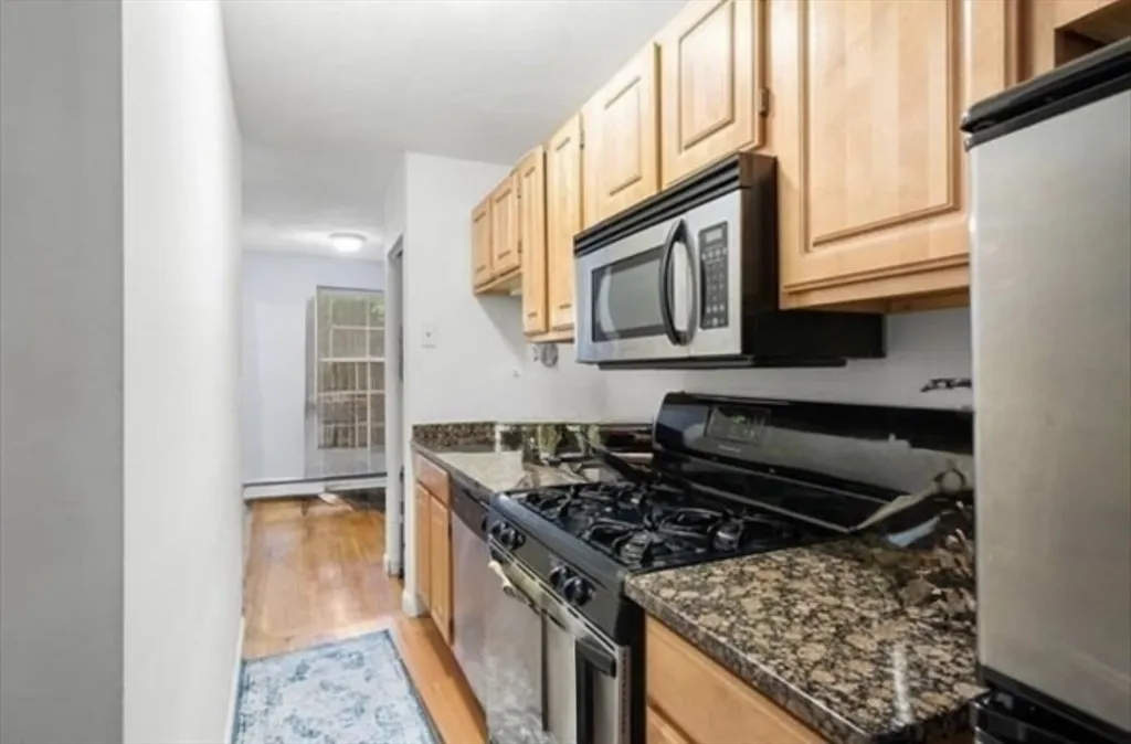 1 bed, 1 bath apartment for rent at 16 Stillman St Unit 3, North End — photo 4 of 11
