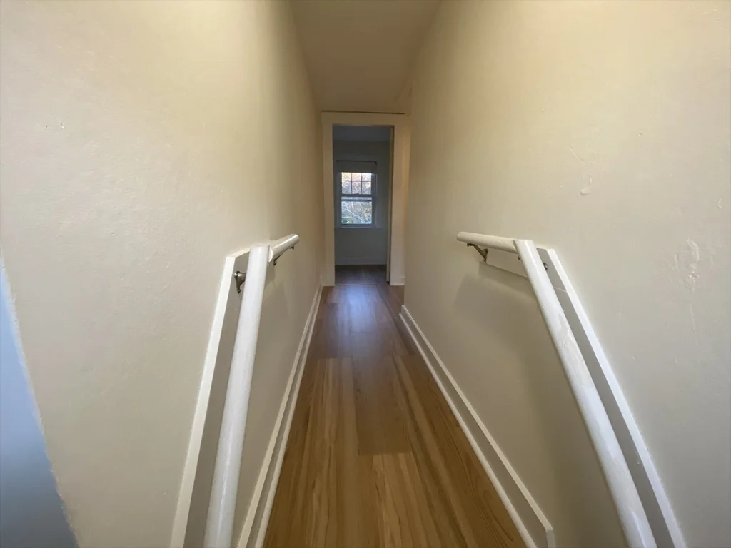 2 bed, 1 bath apartment for rent at 16 Stonecleve Rd Unit 16, Wellesley — photo 8 of 16