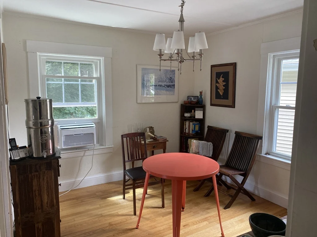 2 bed, 1 bath apartment for rent at 16 Stonecleve Rd Unit 16, Wellesley — photo 3 of 16