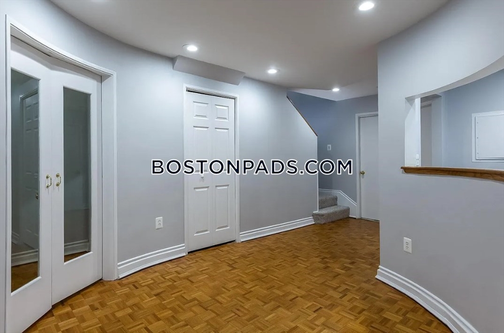 2 bed, 1 bath apartment for rent at 16 Symphony Rd Unit 1, Fenway — photo 4 of 13