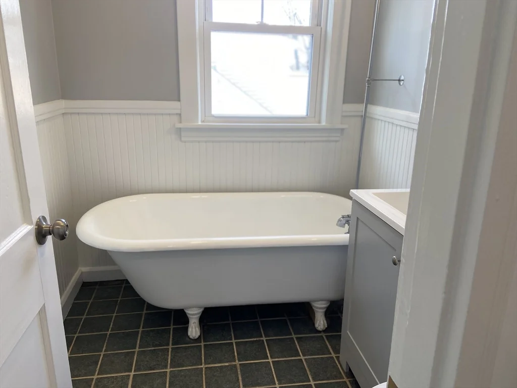 4 bed, 2 bath apartment for rent at 16 Taft St Unit 2, Uxbridge — photo 18 of 18