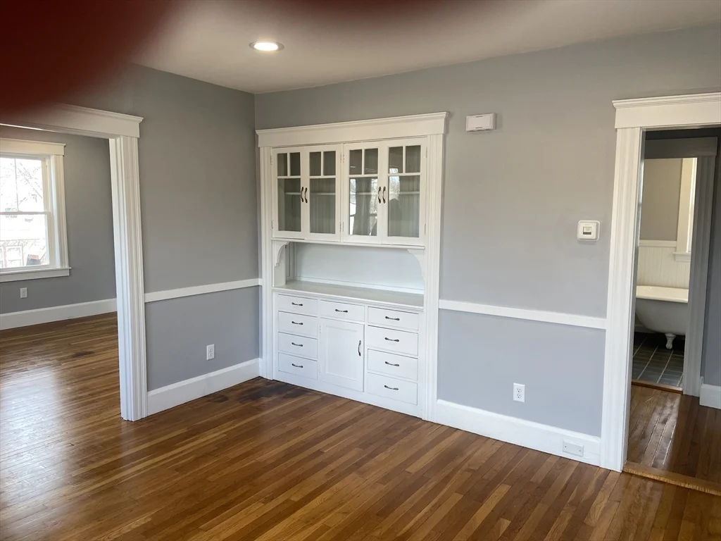 4 bed, 2 bath apartment for rent at 16 Taft St Unit 2, Uxbridge — photo 2 of 18