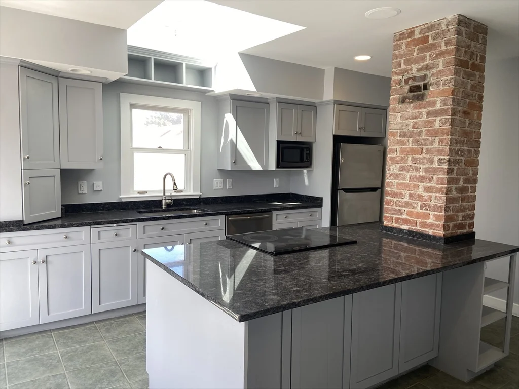 4 bed, 2 bath apartment for rent at 16 Taft St Unit 2, Uxbridge — photo 1 of 18