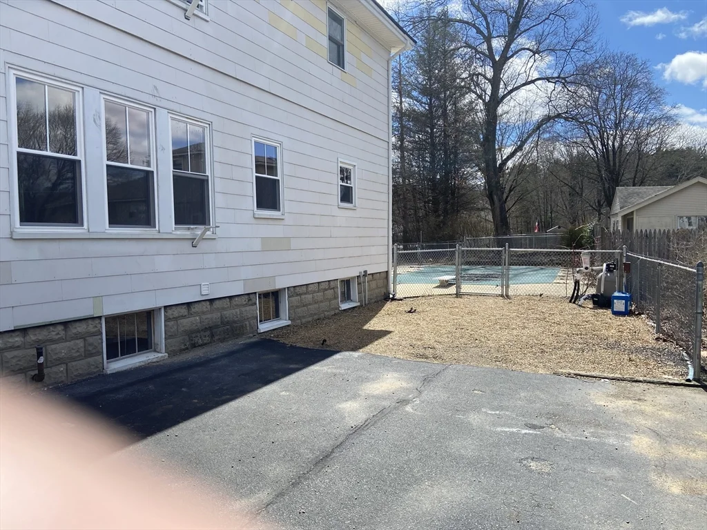 4 bed, 2 bath apartment for rent at 16 Taft St Unit 2, Uxbridge — photo 12 of 18