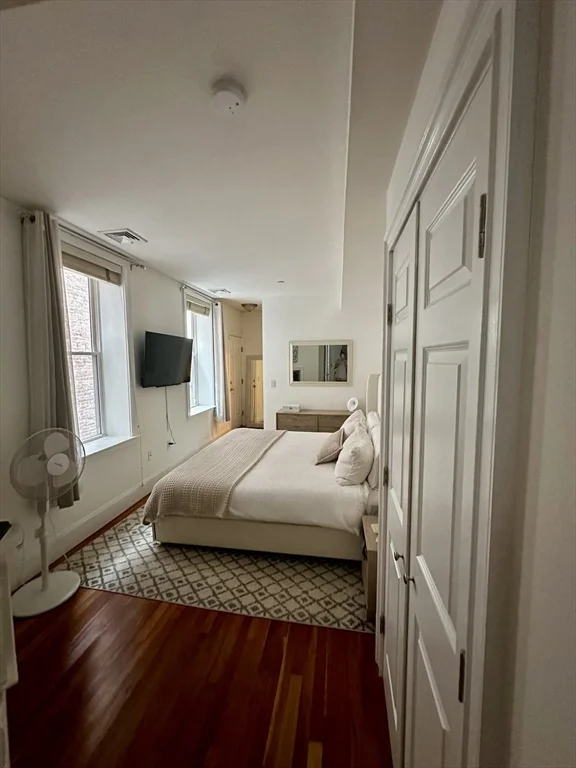 2 bed, 2 bath apartment for rent at 16 Temple St Unit 1, Beacon Hill — photo 7 of 15
