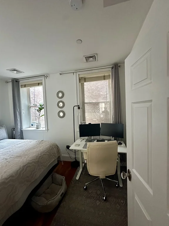 2 bed, 2 bath apartment for rent at 16 Temple St Unit 1, Beacon Hill — photo 10 of 15