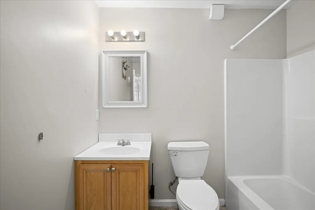 3 bed, 2 bath apartment for rent at 16 Third St Unit 0, Worcester — photo 10 of 33