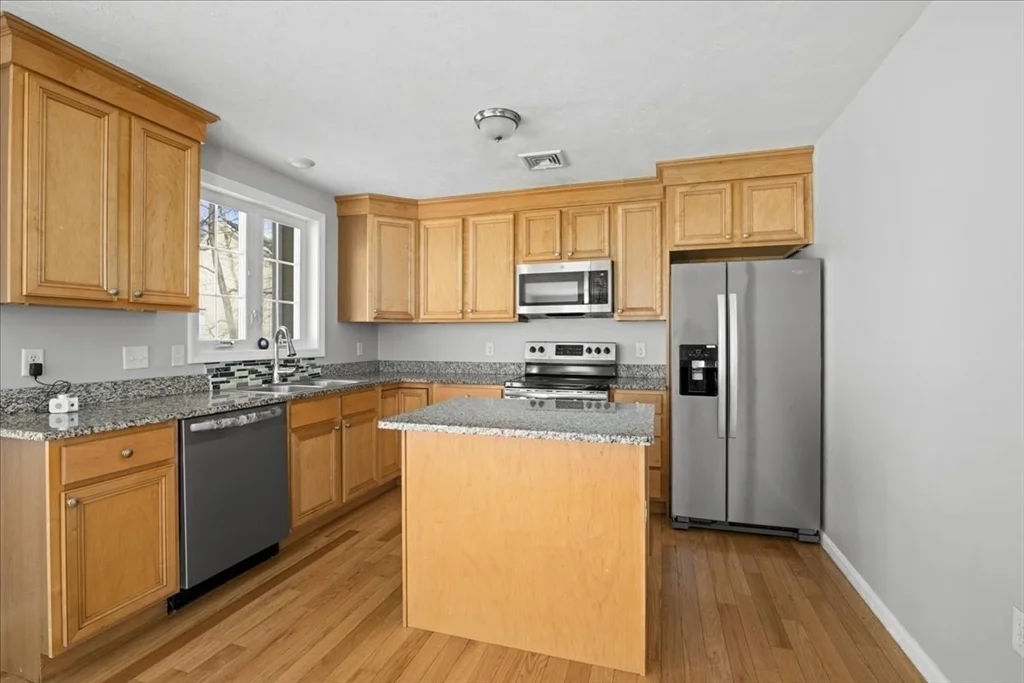 3 bed, 2 bath apartment for rent at 16 Third St Unit 0, Worcester — photo 15 of 33