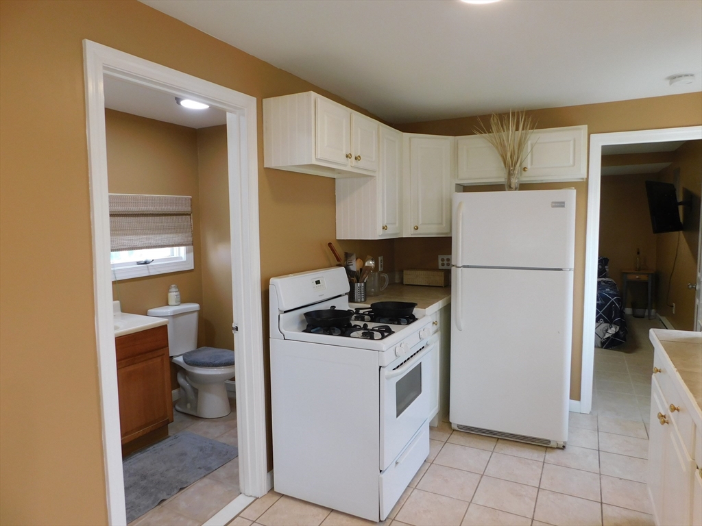 1 bed, 1 bath apartment for rent at 16 Thirteenth St, Wareham — photo 20 of 35