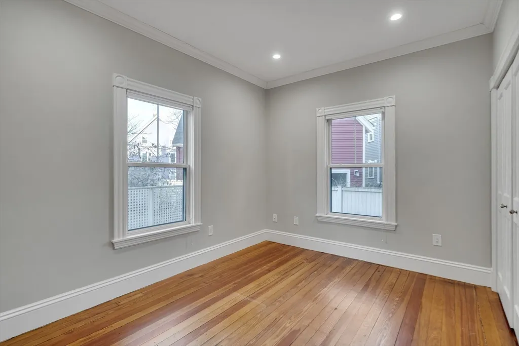 3 bed, 2 bath apartment for rent at 16 Traymore St Unit 16, Baldwin — photo 10 of 22