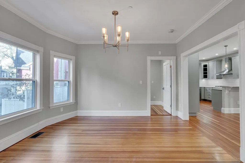 3 bed, 2 bath apartment for rent at 16 Traymore St Unit 16, Baldwin — photo 6 of 22