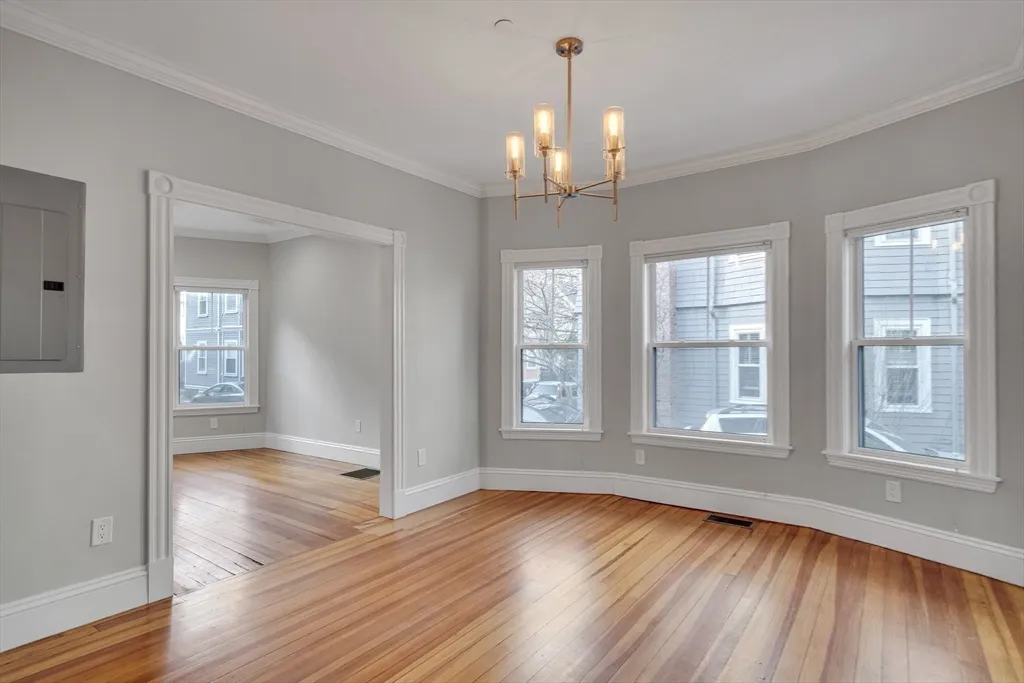 3 bed, 2 bath apartment for rent at 16 Traymore St Unit 16, Baldwin — photo 7 of 22