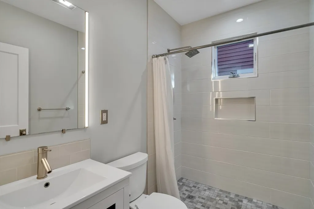 3 bed, 2 bath apartment for rent at 16 Traymore St Unit 16, Baldwin — photo 11 of 22