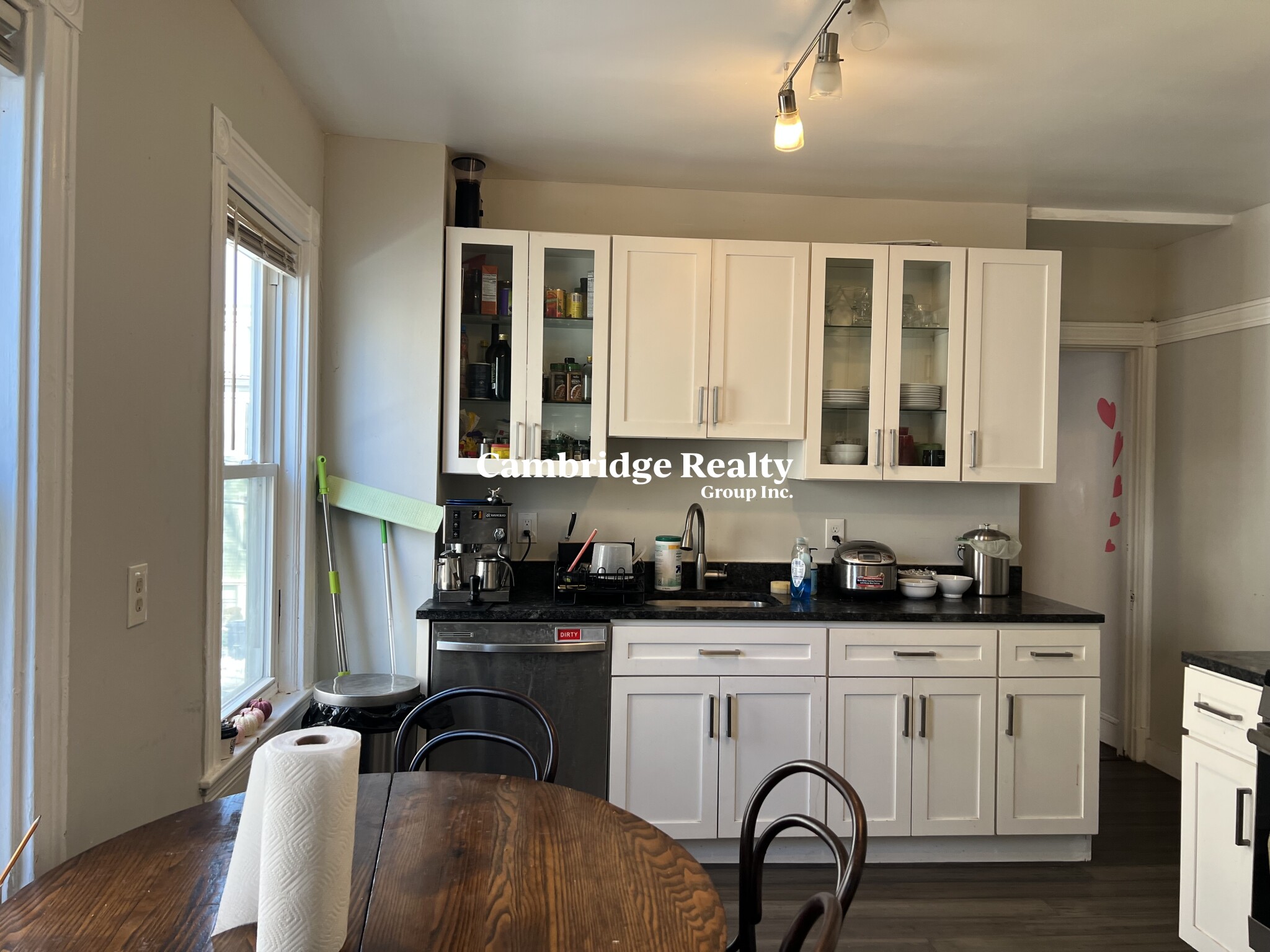 3 bed, 1 bath apartment for rent at 16 Valentine St Unit 2, Cambridgeport — photo 2 of 11