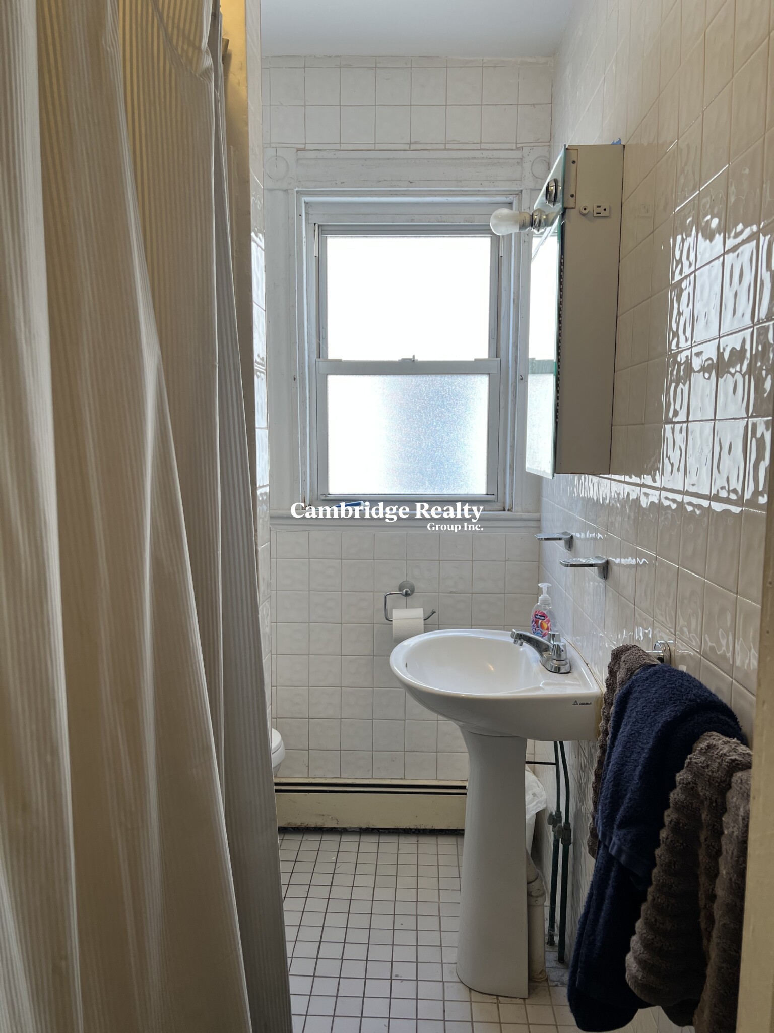 3 bed, 1 bath apartment for rent at 16 Valentine St Unit 2, Cambridgeport — photo 10 of 11