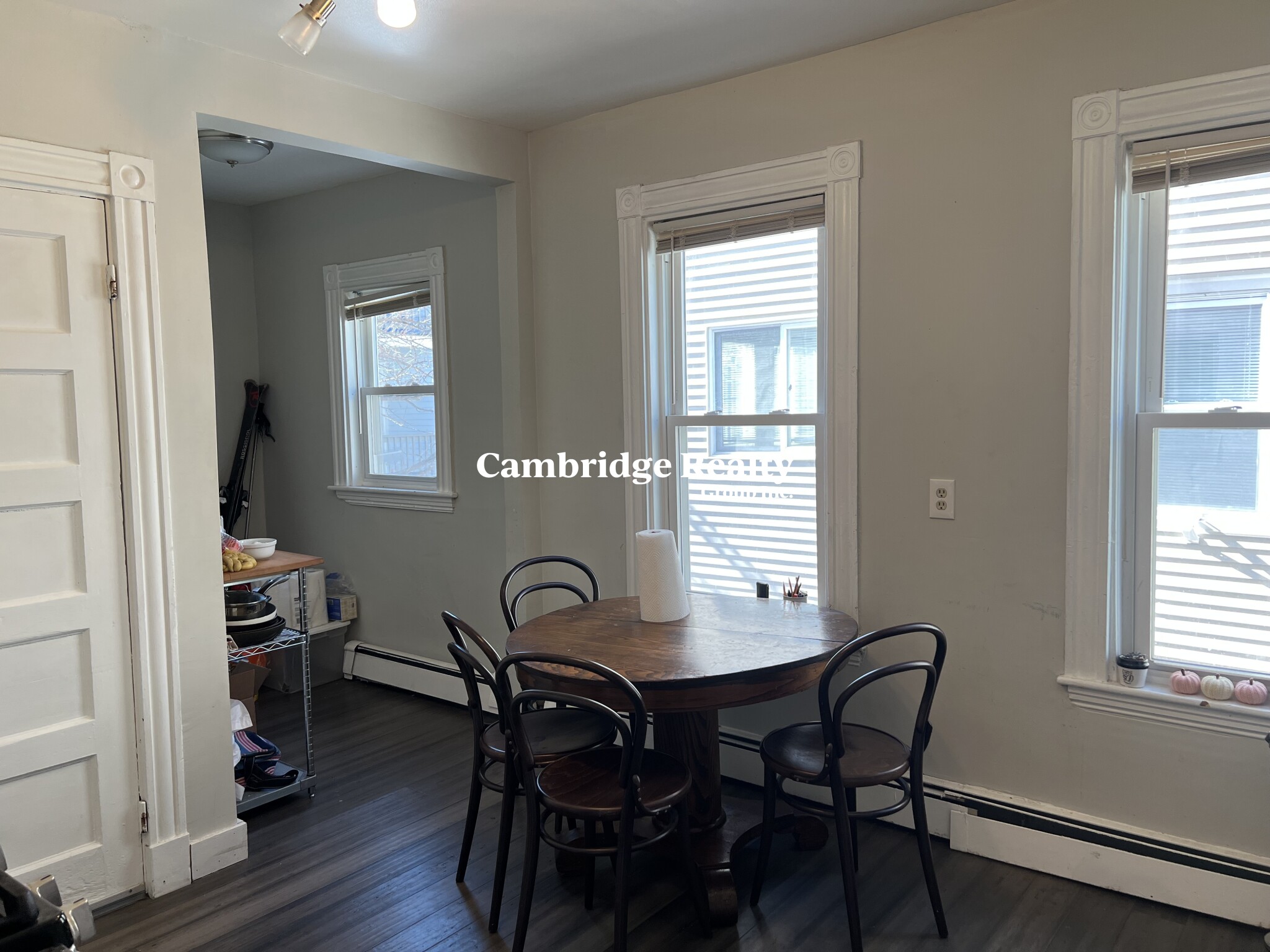 3 bed, 1 bath apartment for rent at 16 Valentine St Unit 2, Cambridgeport — photo 3 of 11