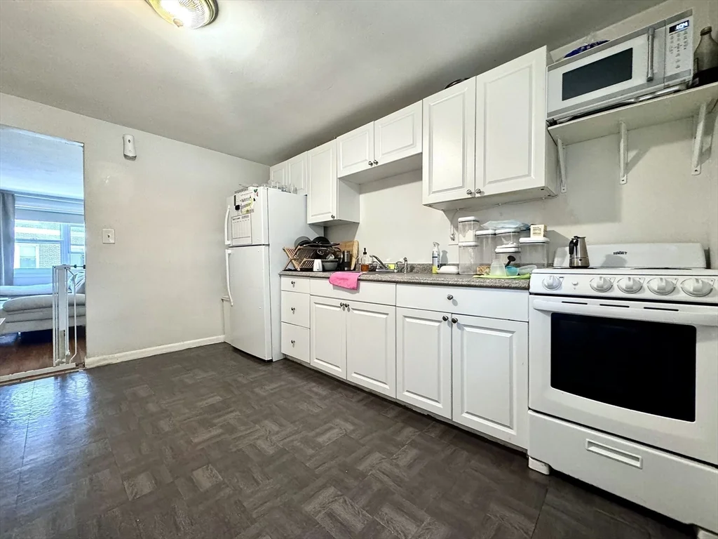 1 bed, 1 bath apartment for rent at 16 Vinal St Unit 3, Brighton — photo 4 of 18
