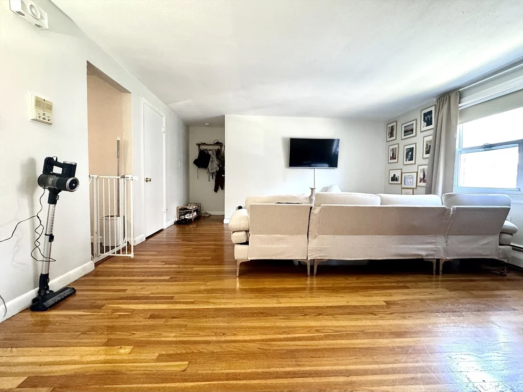 1 bed, 1 bath apartment for rent at 16 Vinal St Unit 3, Brighton — photo 1 of 18