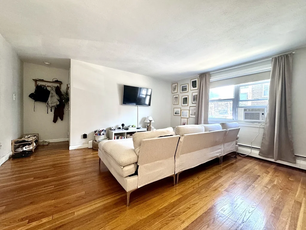 1 bed, 1 bath apartment for rent at 16 Vinal St Unit 3, Brighton — photo 6 of 18