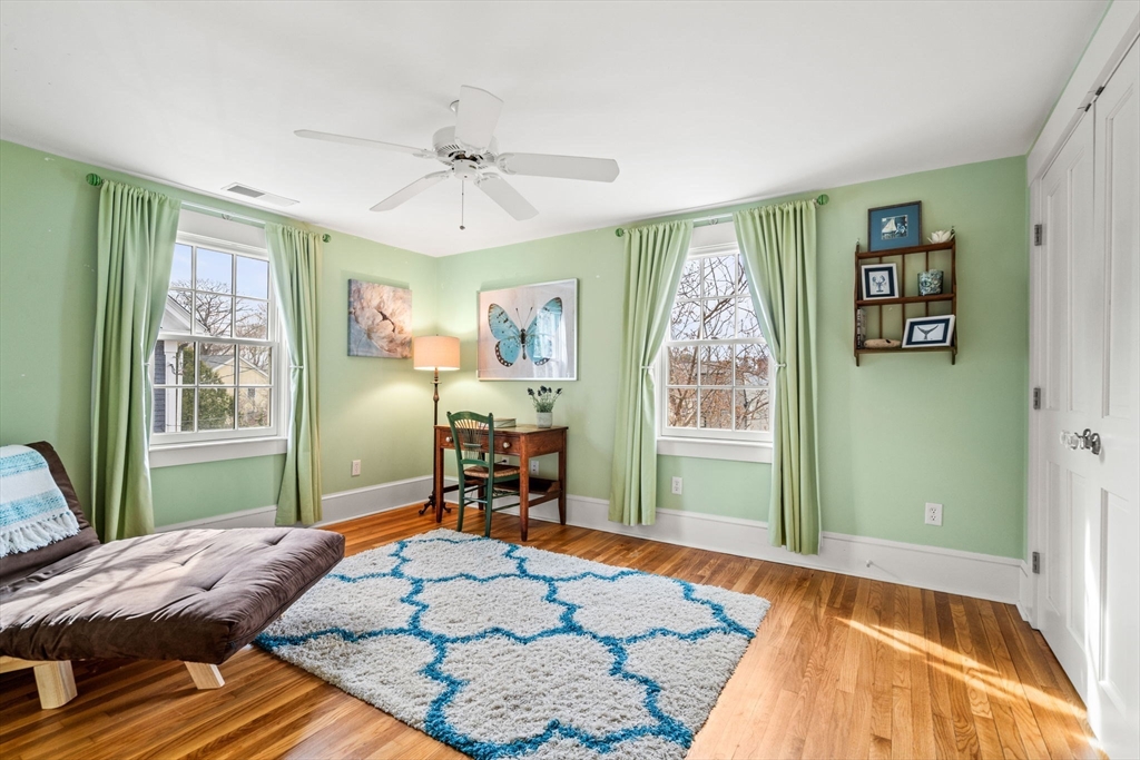 3 bed, 2 bath apartment for rent at 16 Waldron Ct, Marblehead — photo 10 of 22