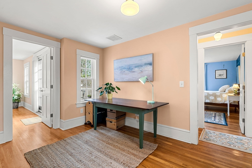 3 bed, 2 bath apartment for rent at 16 Waldron Ct, Marblehead — photo 15 of 22
