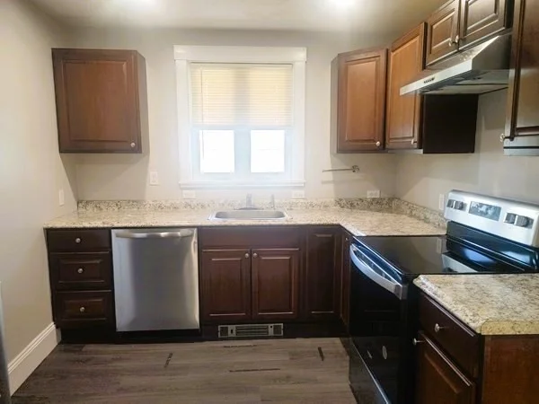2 bed, 1 bath apartment for rent at 16 Wall St Unit 2, Foxboro — photo 4 of 25