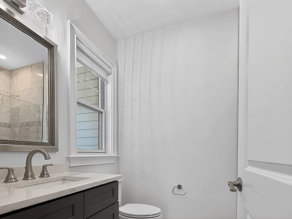 4 bed, 4+ bath apartment for rent at 16 Walsh Rd, Bedford — photo 9 of 42