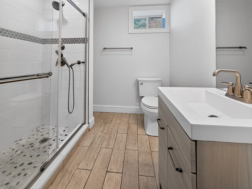 4 bed, 4+ bath apartment for rent at 16 Walsh Rd, Bedford — photo 39 of 42