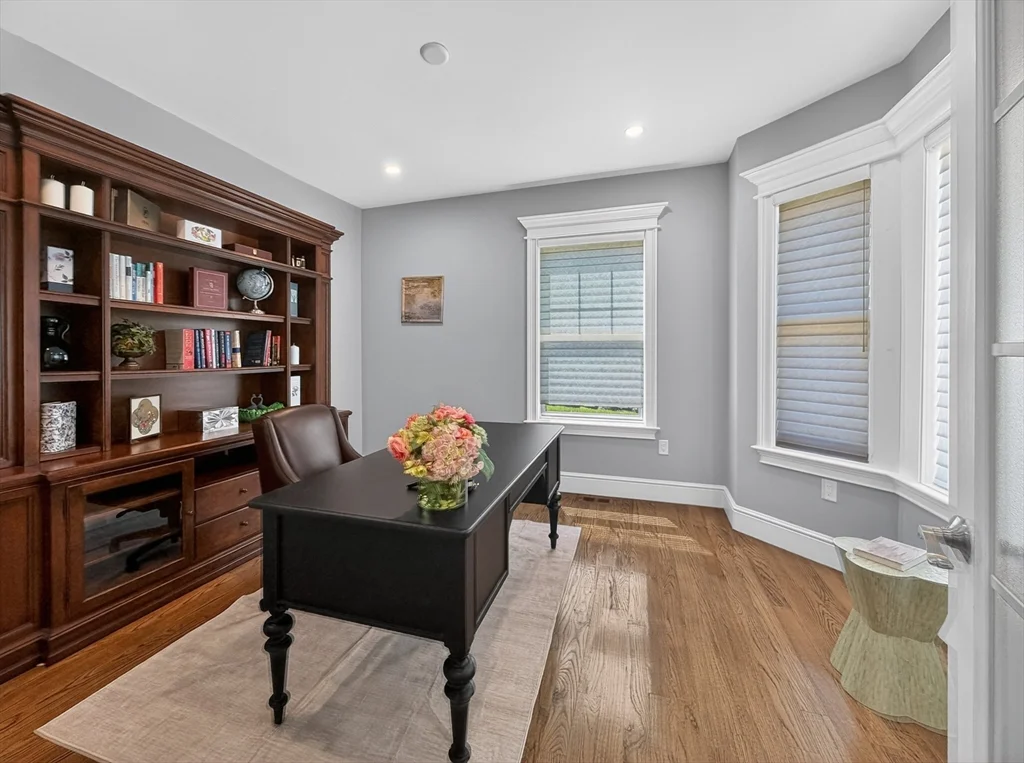 4 bed, 4+ bath apartment for rent at 16 Walsh Rd, Bedford — photo 8 of 42