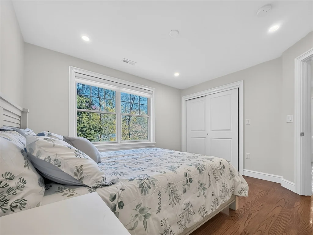 4 bed, 4+ bath apartment for rent at 16 Walsh Rd, Bedford — photo 30 of 42