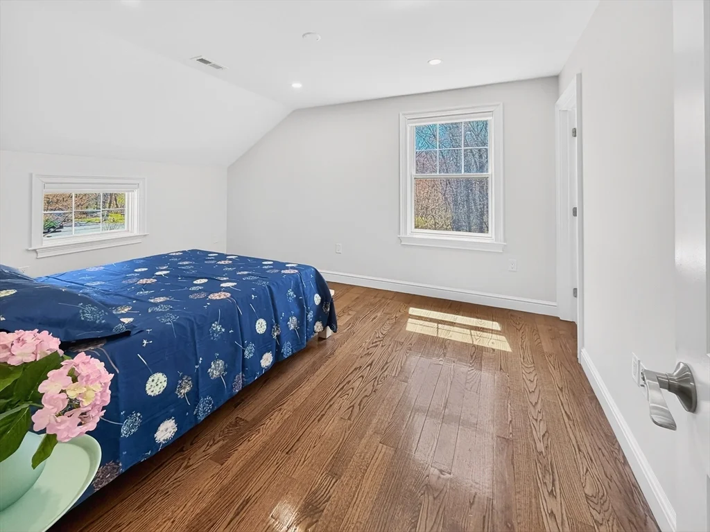 4 bed, 4+ bath apartment for rent at 16 Walsh Rd, Bedford — photo 31 of 42