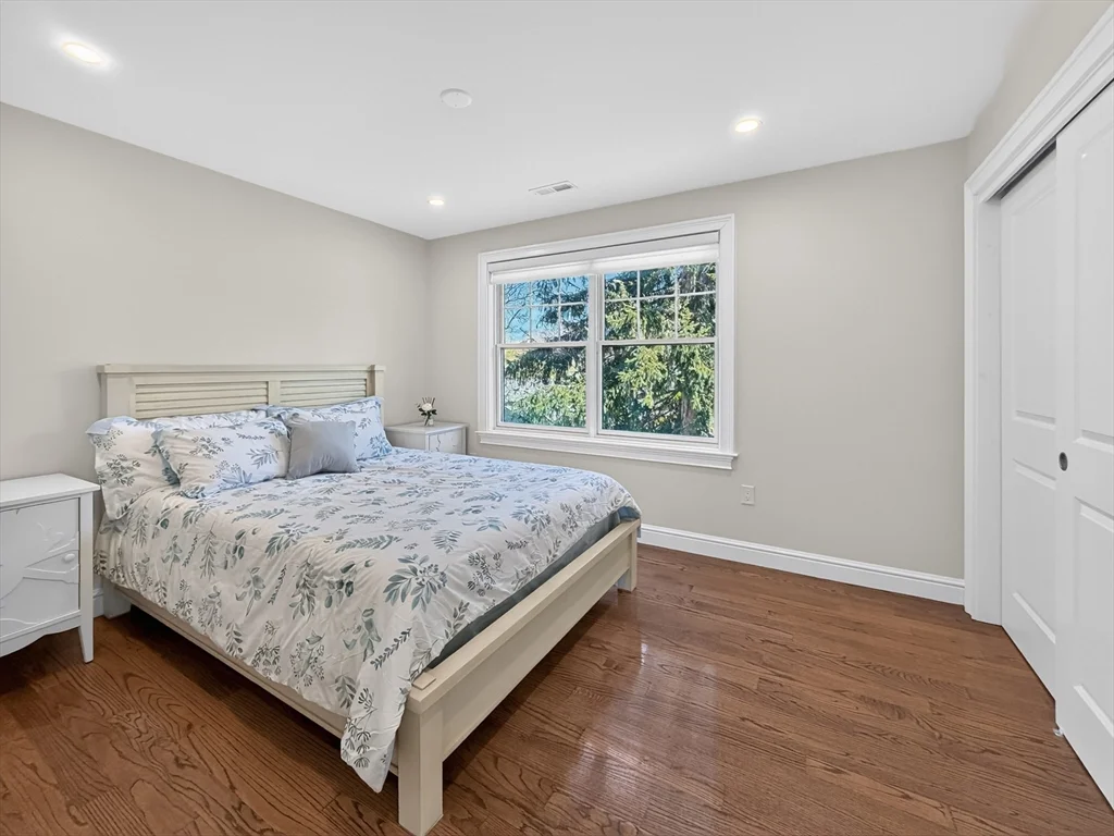 4 bed, 4+ bath apartment for rent at 16 Walsh Rd, Bedford — photo 29 of 42