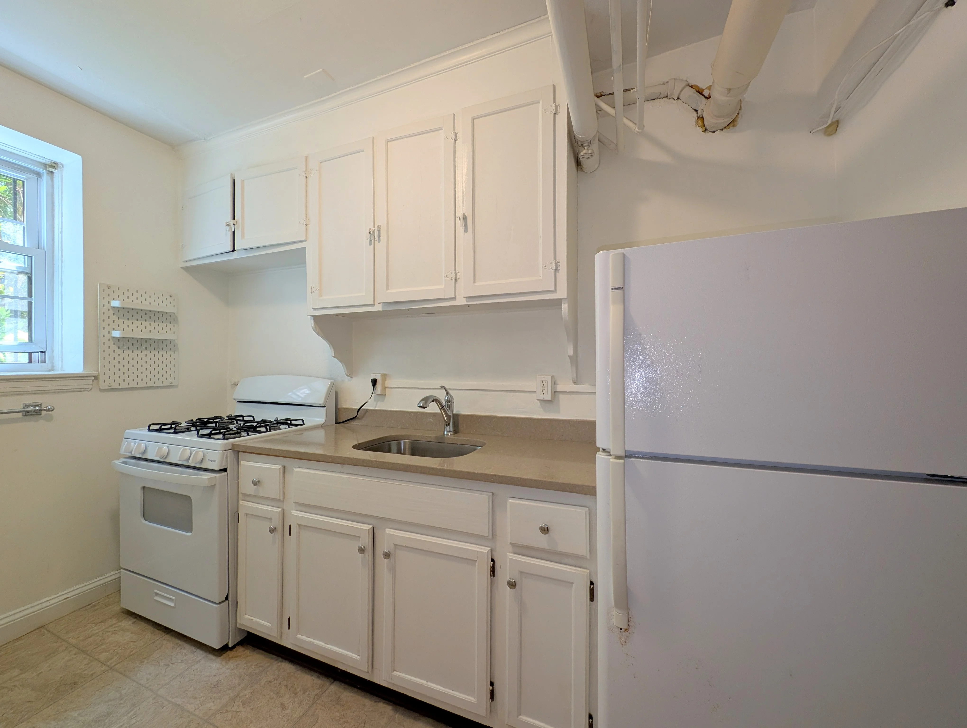 2 bed, 1 bath apartment for rent at 16 Ware St Unit B, Mid Cambridge — photo 2 of 20