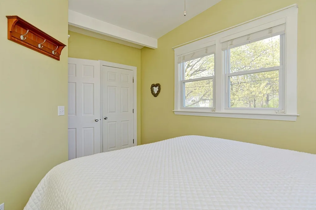 3 bed, 1 bath apartment for rent at 16 Warwick Rd Unit WINTER, East Gloucester — photo 22 of 25