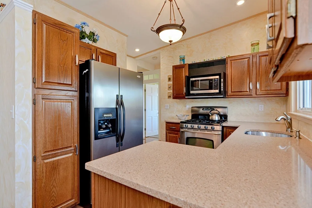 3 bed, 1 bath apartment for rent at 16 Warwick Rd Unit WINTER, East Gloucester — photo 13 of 25