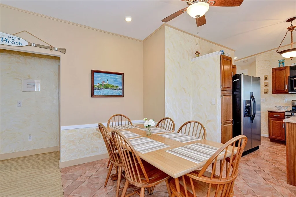 3 bed, 1 bath apartment for rent at 16 Warwick Rd Unit WINTER, East Gloucester — photo 12 of 25