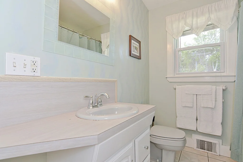 3 bed, 1 bath apartment for rent at 16 Warwick Rd Unit WINTER, East Gloucester — photo 20 of 25